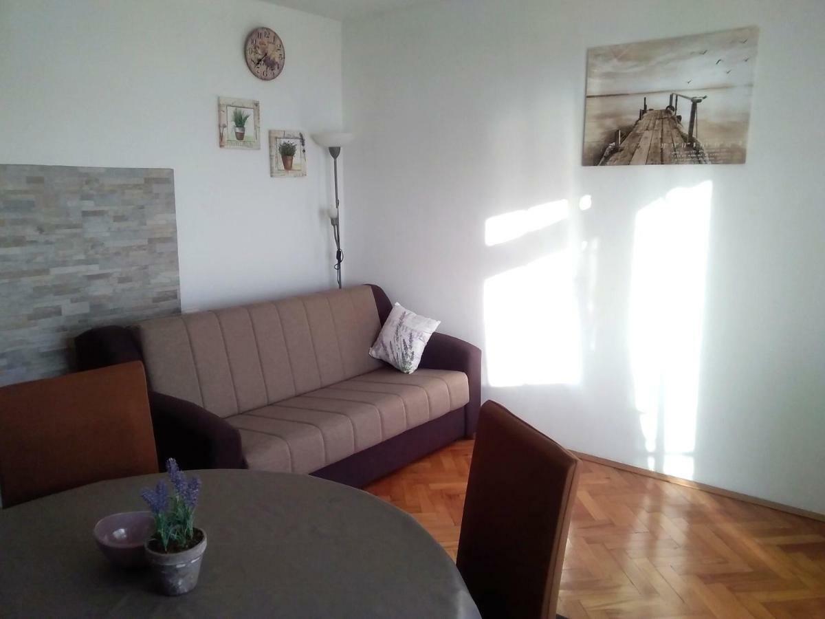 Apartment Nina Сен Екстериор снимка