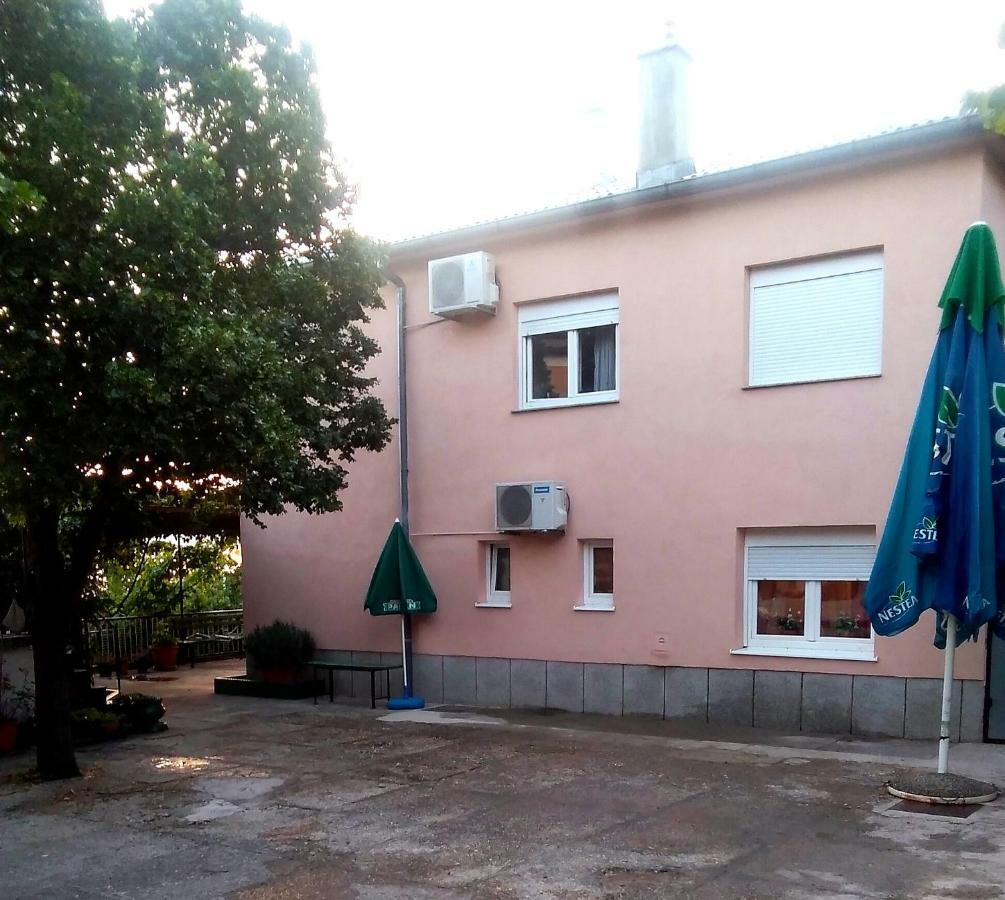 Apartment Nina Сен Екстериор снимка